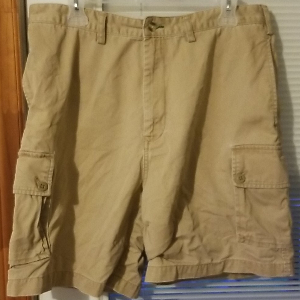 Tommy Hilfiger Khaki Cargo Shorts Size 32